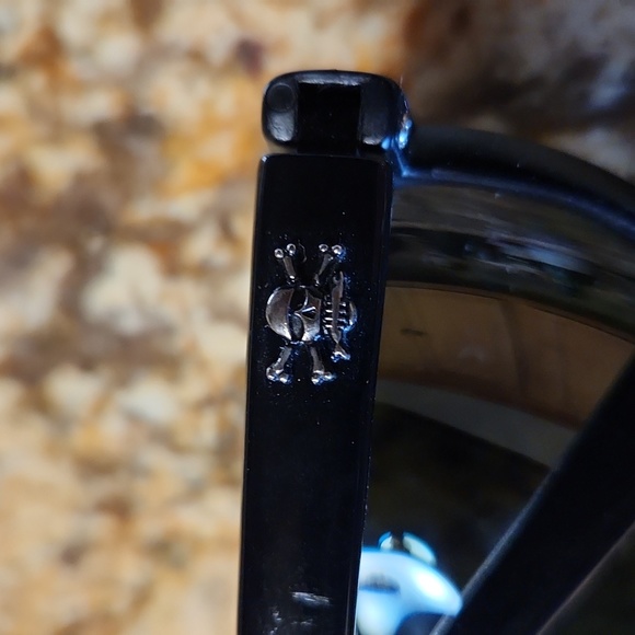 Excellent Price. Calcuta Sunglasses - Picture 7 of 7